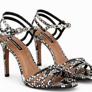 BCBGMAXAZRIA Snakeskin Print Strappy Heels Women’s Size 5.5 Stiletto Sandals